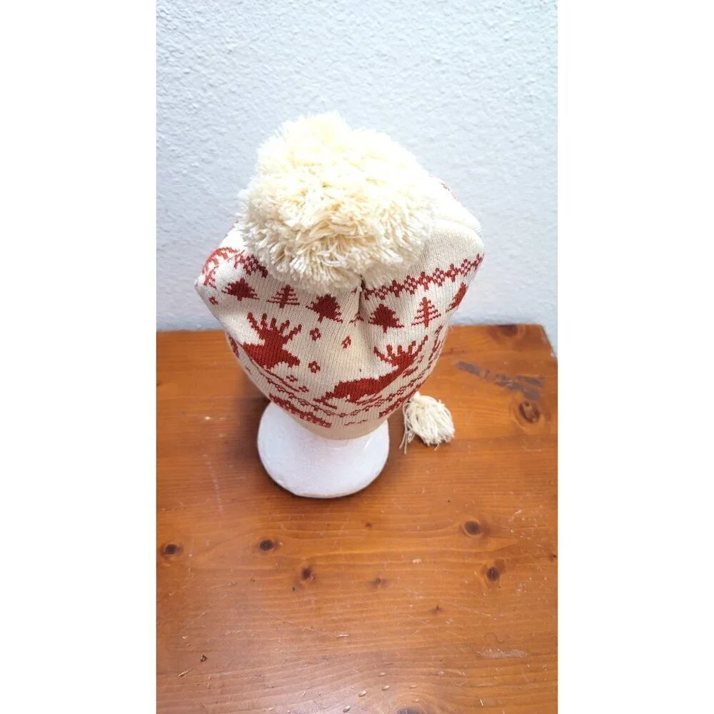 Snohomish Running Co Trapper Hat Unisex OSFM Cream Red Reindeer Winter Beanie‎